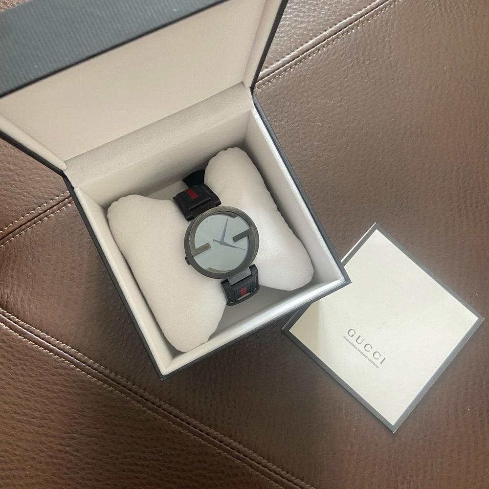 Gucci mens watch - Picture 11 of 11